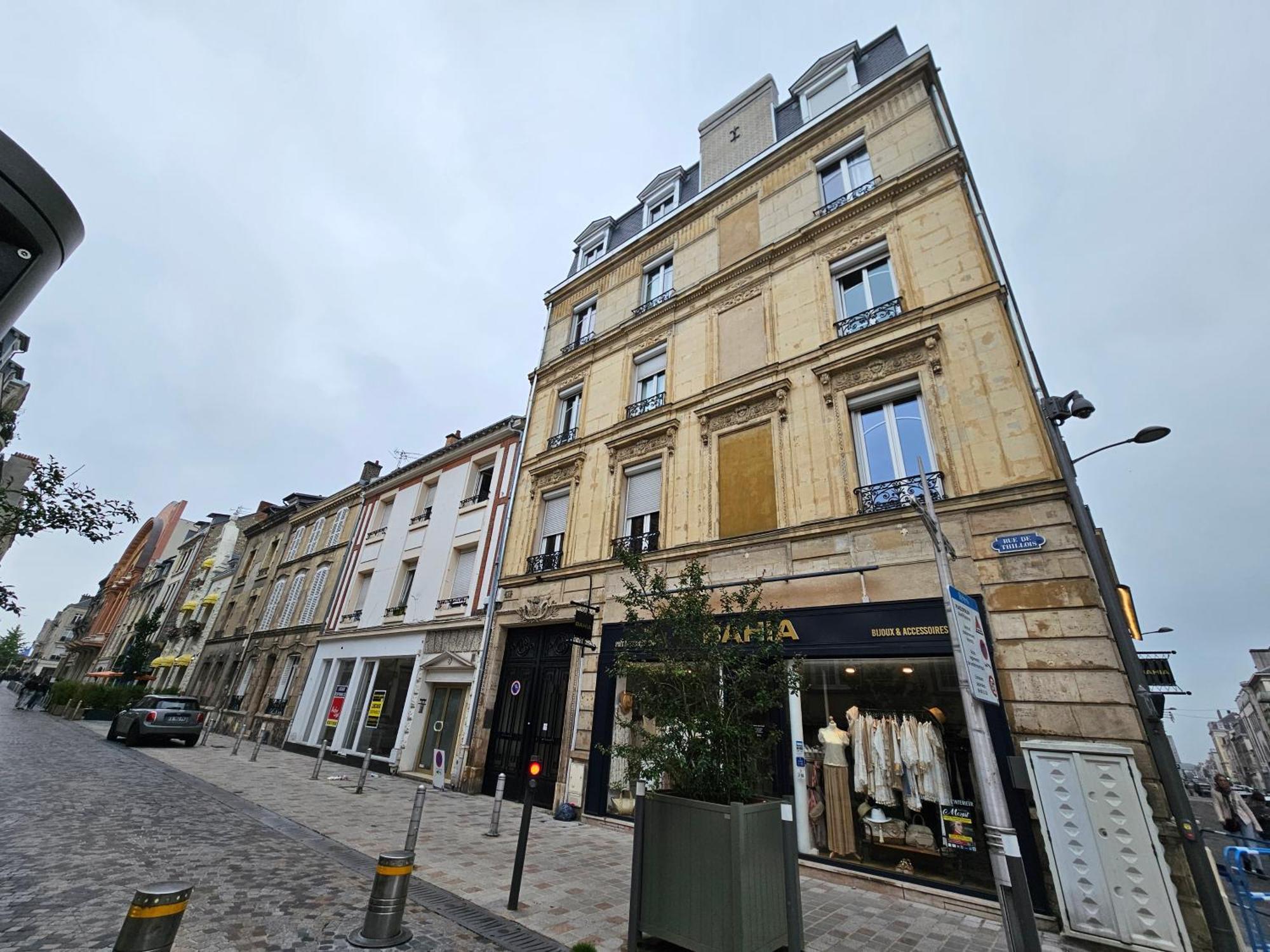 Appartamento Refuge Urbain - Ideal Pro, Familles & Amis - Le Calme En Hypercentre - Wifi Debit - Netflix - Machine A Laver - Gare, Cathedrale, Commerces, Restaurants & Transports En Commun A Moins De 10 Minutes A Pied