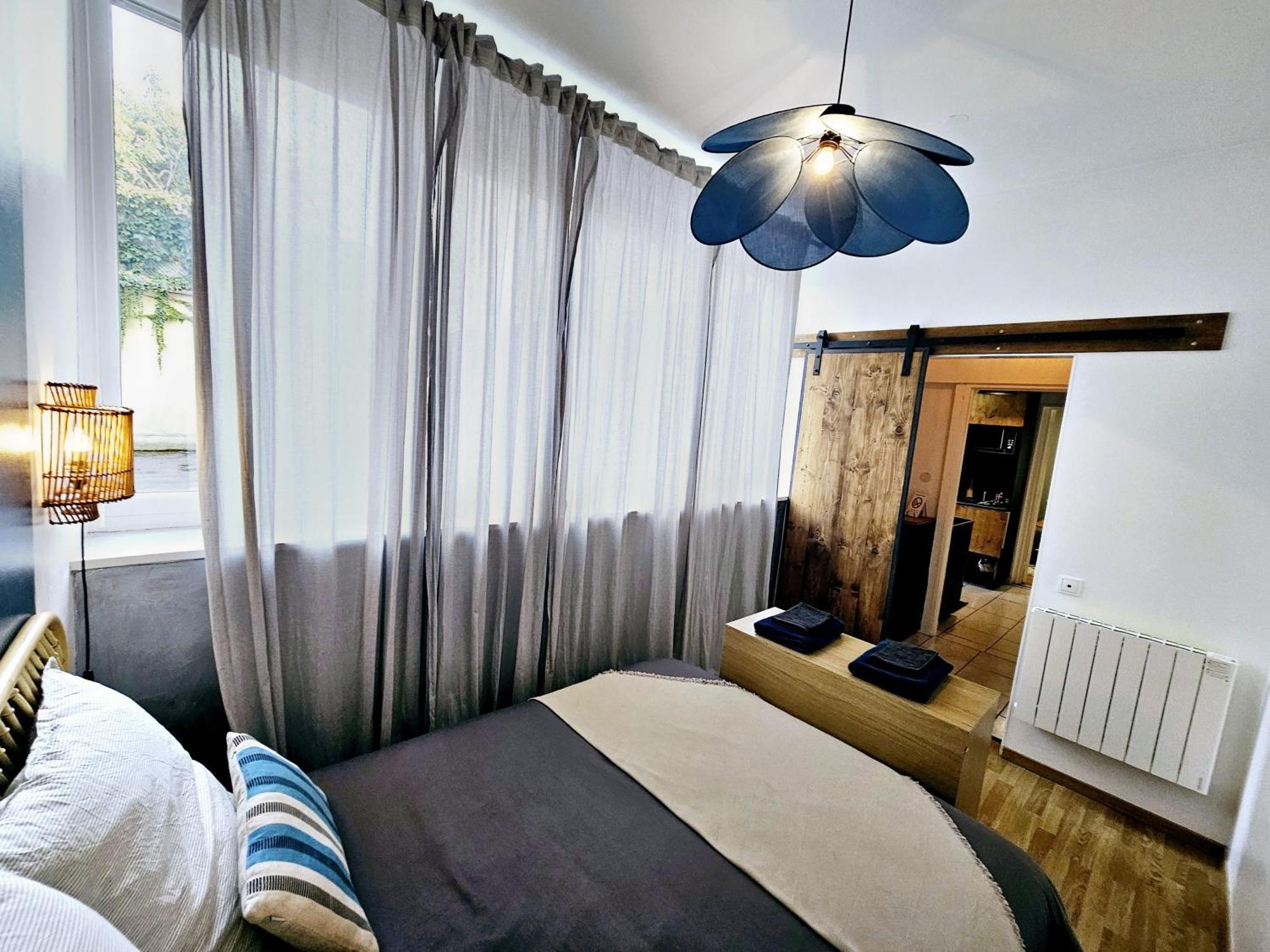 Refuge Urbain - Ideal Pro, Familles & Amis - Le Calme En Hypercentre - Wifi Debit - Netflix - Machine A Laver - Gare, Cathedrale, Commerces, Restaurants & Transports En Commun A Moins De 10 Minutes A Pied * Reims