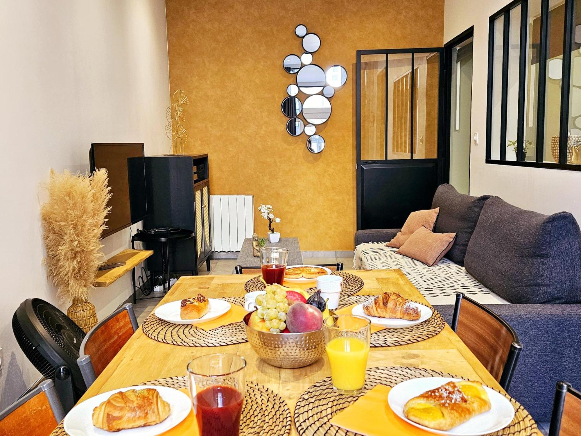 Appartamento Refuge Urbain - Ideal Pro, Familles & Amis - Le Calme En Hypercentre - Wifi Debit - Netflix - Machine A Laver - Gare, Cathedrale, Commerces, Restaurants & Transports En Commun A Moins De 10 Minutes A Pied