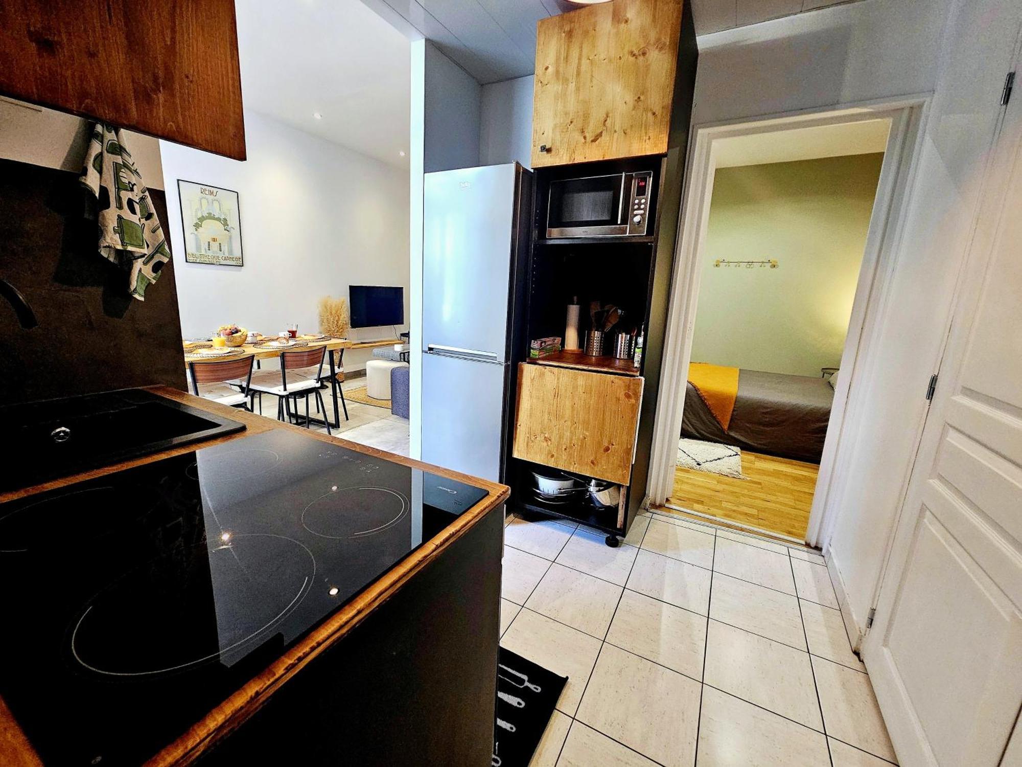 Appartamento Refuge Urbain - Ideal Pro, Familles & Amis - Le Calme En Hypercentre - Wifi Debit - Netflix - Machine A Laver - Gare, Cathedrale, Commerces, Restaurants & Transports En Commun A Moins De 10 Minutes A Pied *