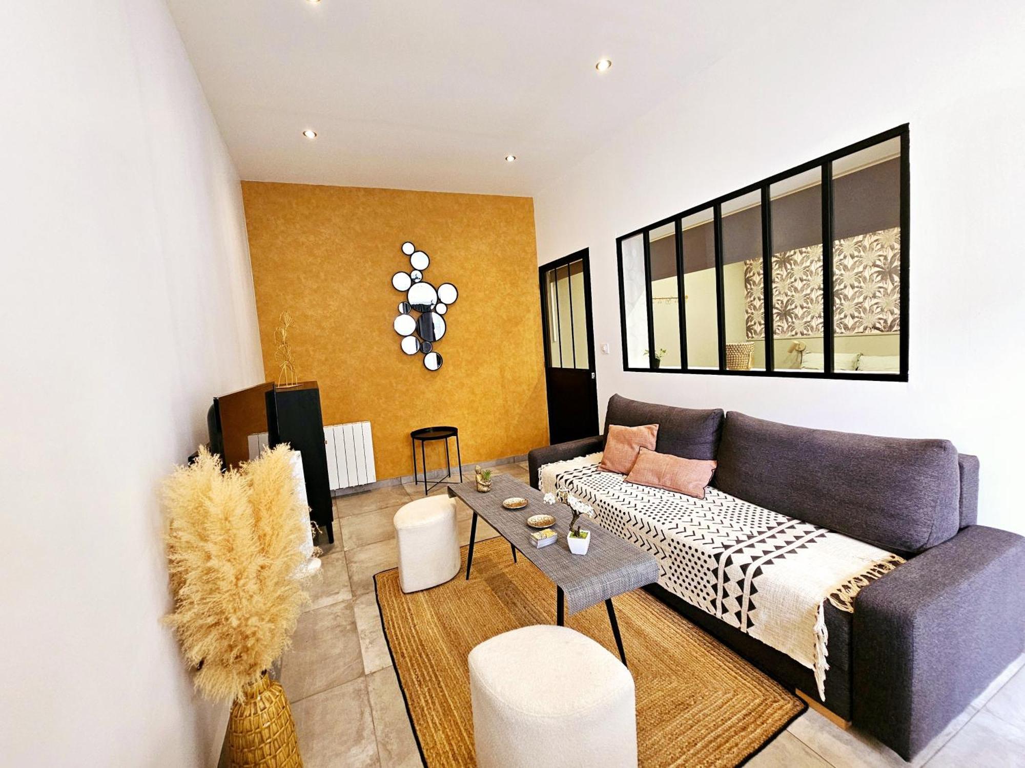 Refuge Urbain - Ideal Pro, Familles & Amis - Le Calme En Hypercentre - Wifi Debit - Netflix - Machine A Laver - Gare, Cathedrale, Commerces, Restaurants & Transports En Commun A Moins De 10 Minutes A Pied Reims