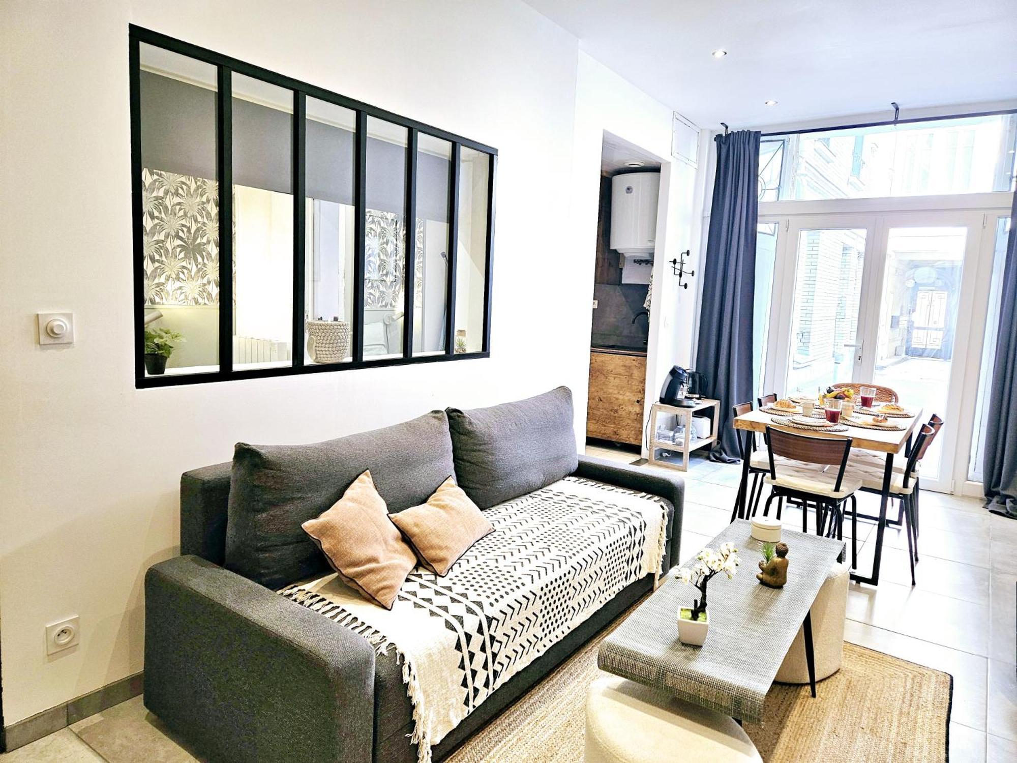 Refuge Urbain - Ideal Pro, Familles & Amis - Le Calme En Hypercentre - Wifi Debit - Netflix - Machine A Laver - Gare, Cathedrale, Commerces, Restaurants & Transports En Commun A Moins De 10 Minutes A Pied *